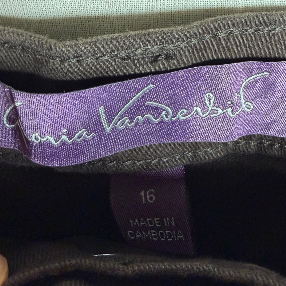New Gloria Vanderbilt Amanda Slimming Classic Tapered Leg Pants size 16 Brown - Picture 2 of 12